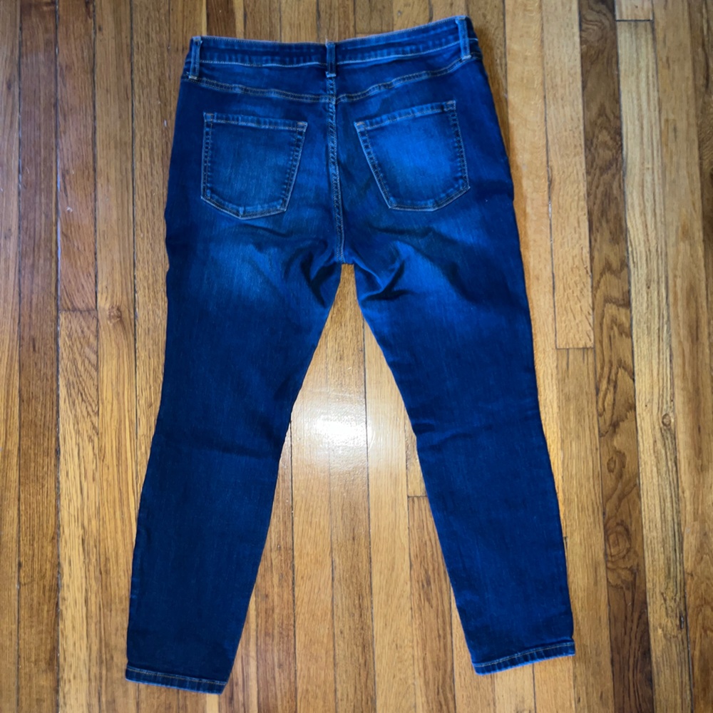 LOFT Jeans curvy skinny high rise size 14/32 medium wash. Nice jeans flattering - Picture 9 of 10